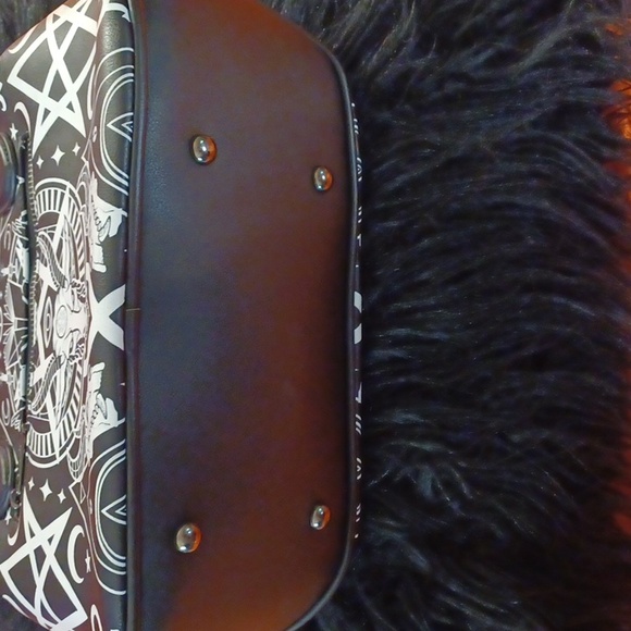 KILLSTAR OCCULT GRAPHIC PENTAGRAM HANDEL HARDWARE KISSLOCK CROSSBODY/SHOULDER - Picture 8 of 16